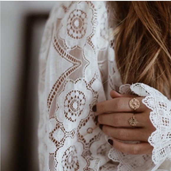 PERFECT PETALS WHITE LACE SEE-THROUGH TOP - Picture 10 of 11